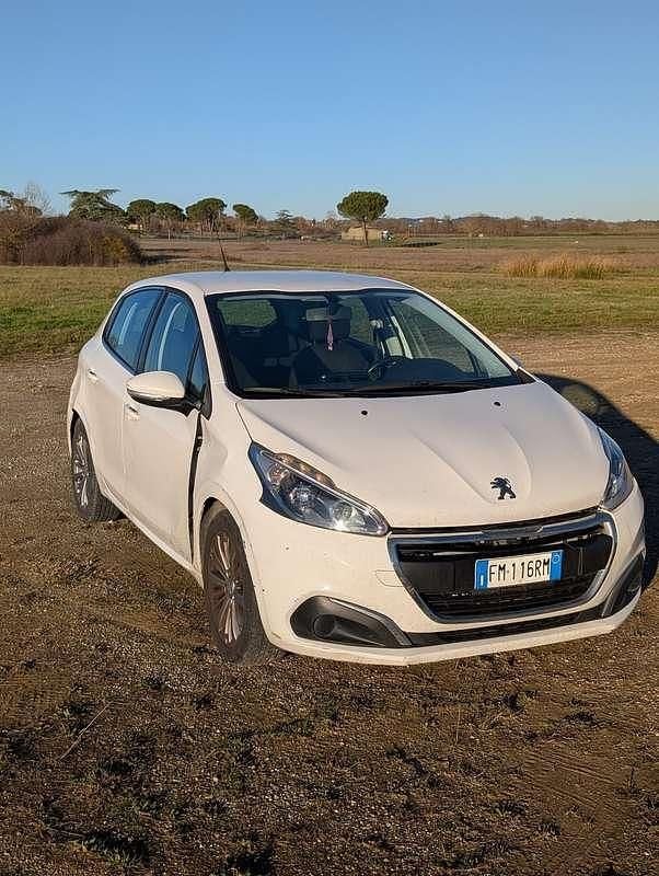 Usata Peugeot 208 Active 82 CV (60 kW) 2017 Utilitaria