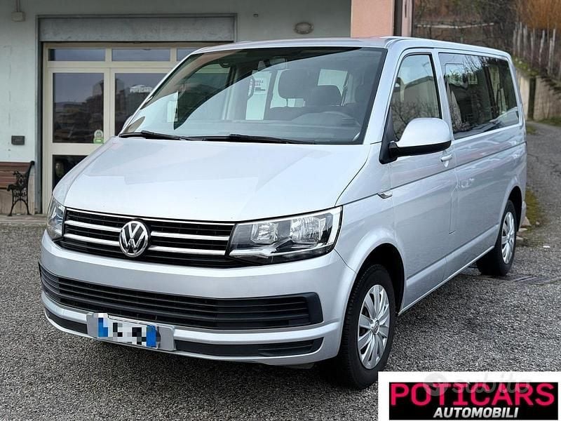 Usata VW Caravelle Comfortline 150 CV (110 kW) 2017 Grigio Monovolume