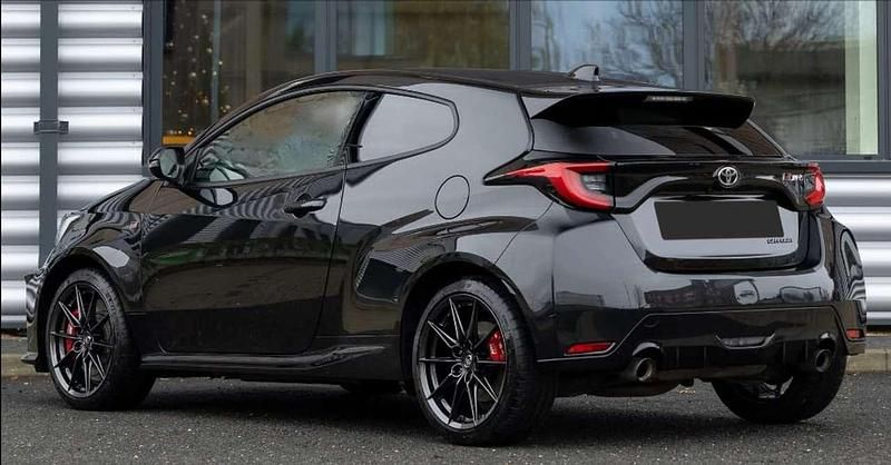 Nuova Toyota Yaris 261 CV (191 kW) 2025 Nero Utilitaria