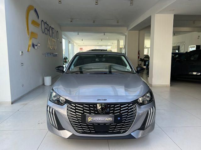 Usata Peugeot 208 Allure 101 CV (74 kW) 2025 Grigio metallizzato Utilitaria