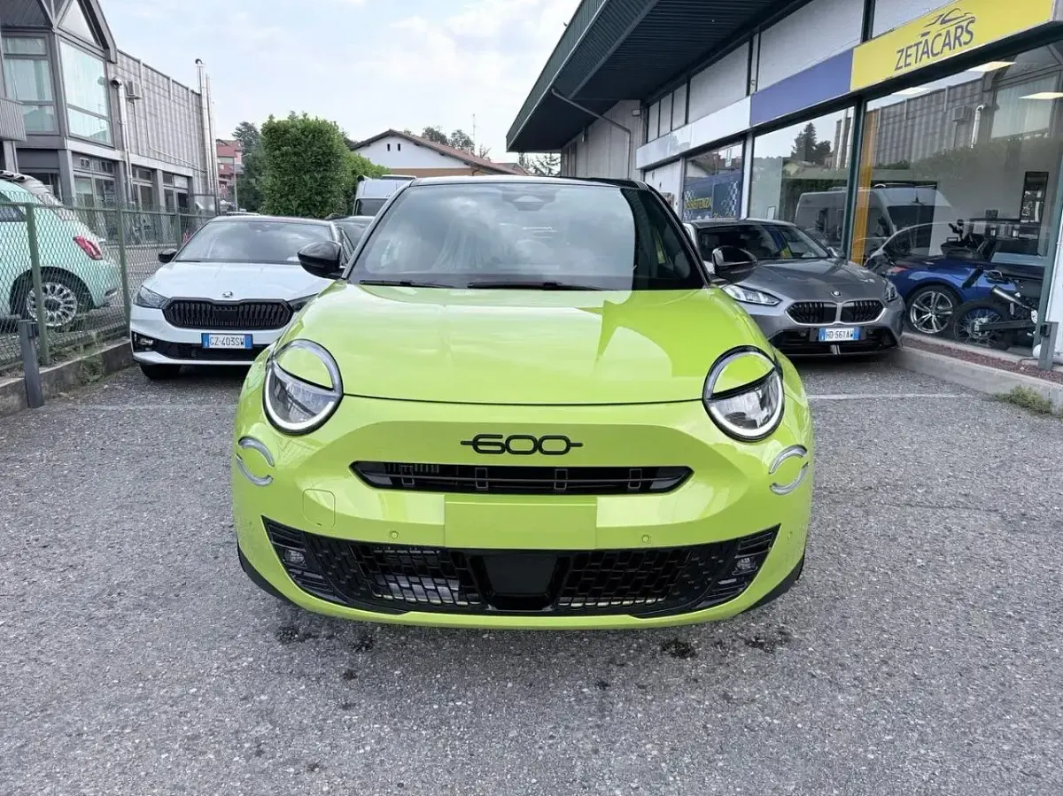 Nuova Fiat 600 Sport 136 CV (100 kW) 2026 Nero SUV