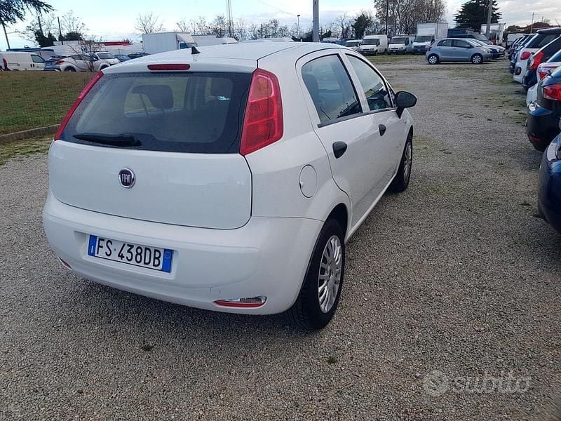 Usata Fiat Punto 77 CV (56 kW) 2018 Bianco Utilitaria
