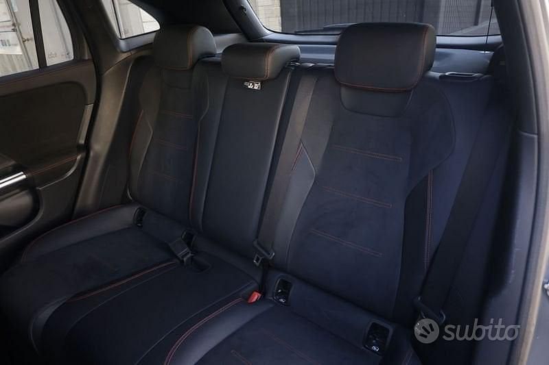 Usata Mercedes GLA180 Premium 116 CV (85 kW) 2020 Grigio scuro SUV