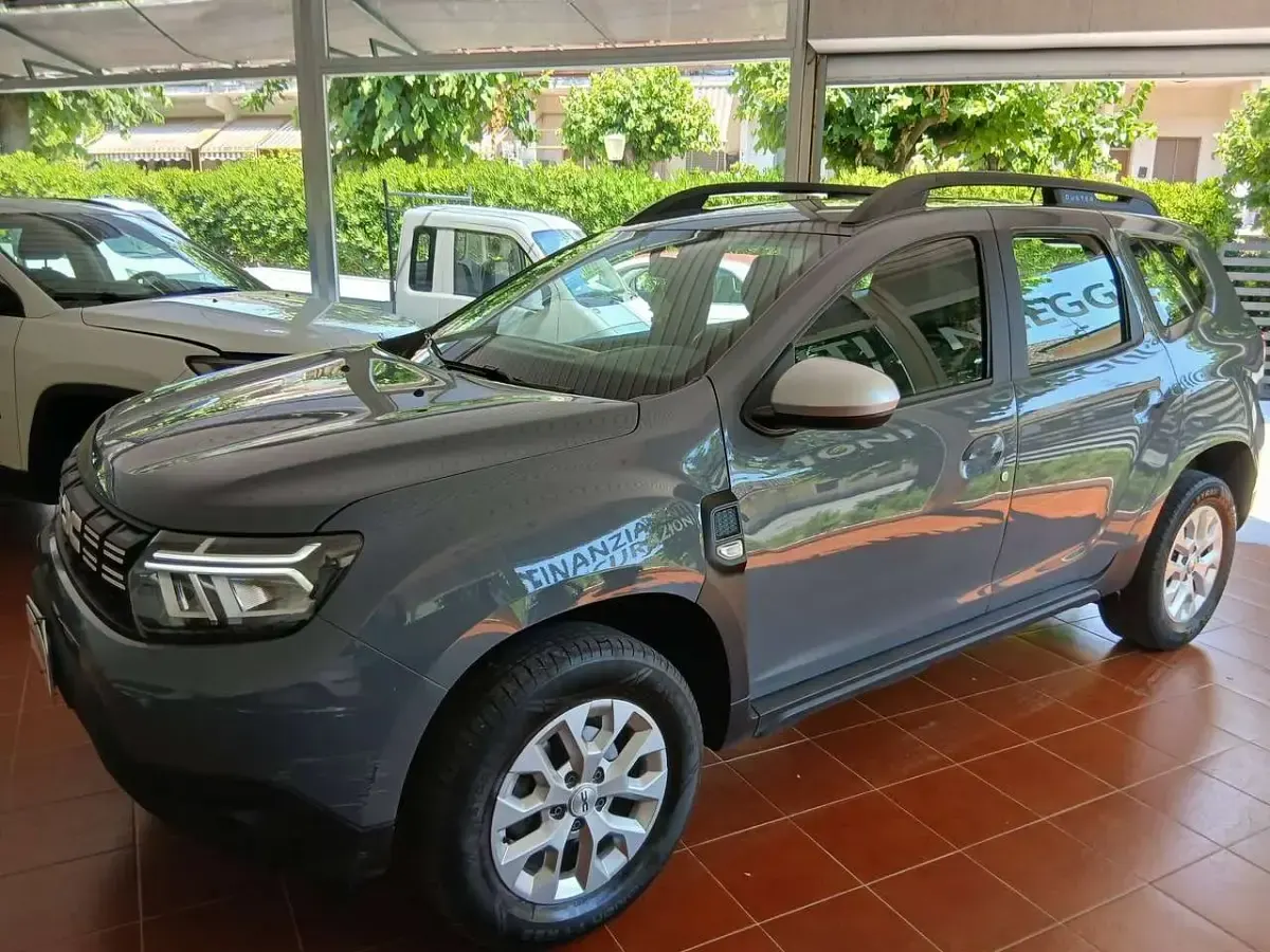 Usata Dacia Duster Comfort 116 CV (85 kW) 2022 Grigio SUV