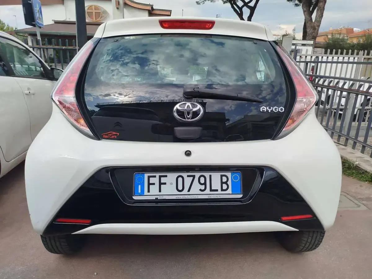 Usata Toyota Aygo 69 CV (50 kW) 2016 Other Utilitaria
