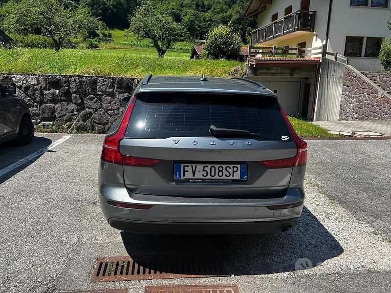 Usata Volvo V60 150 CV (110 kW) 2019 Grigio Station wagon