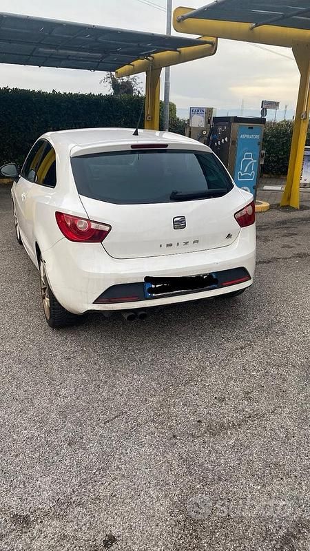 Usata 2010 Seat Ibiza FR Tre volumi | 2000 € - Immagine 1/4