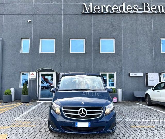 Usata Mercedes V200 Executive 136 CV (100 kW) 2018 Blu Monovolume