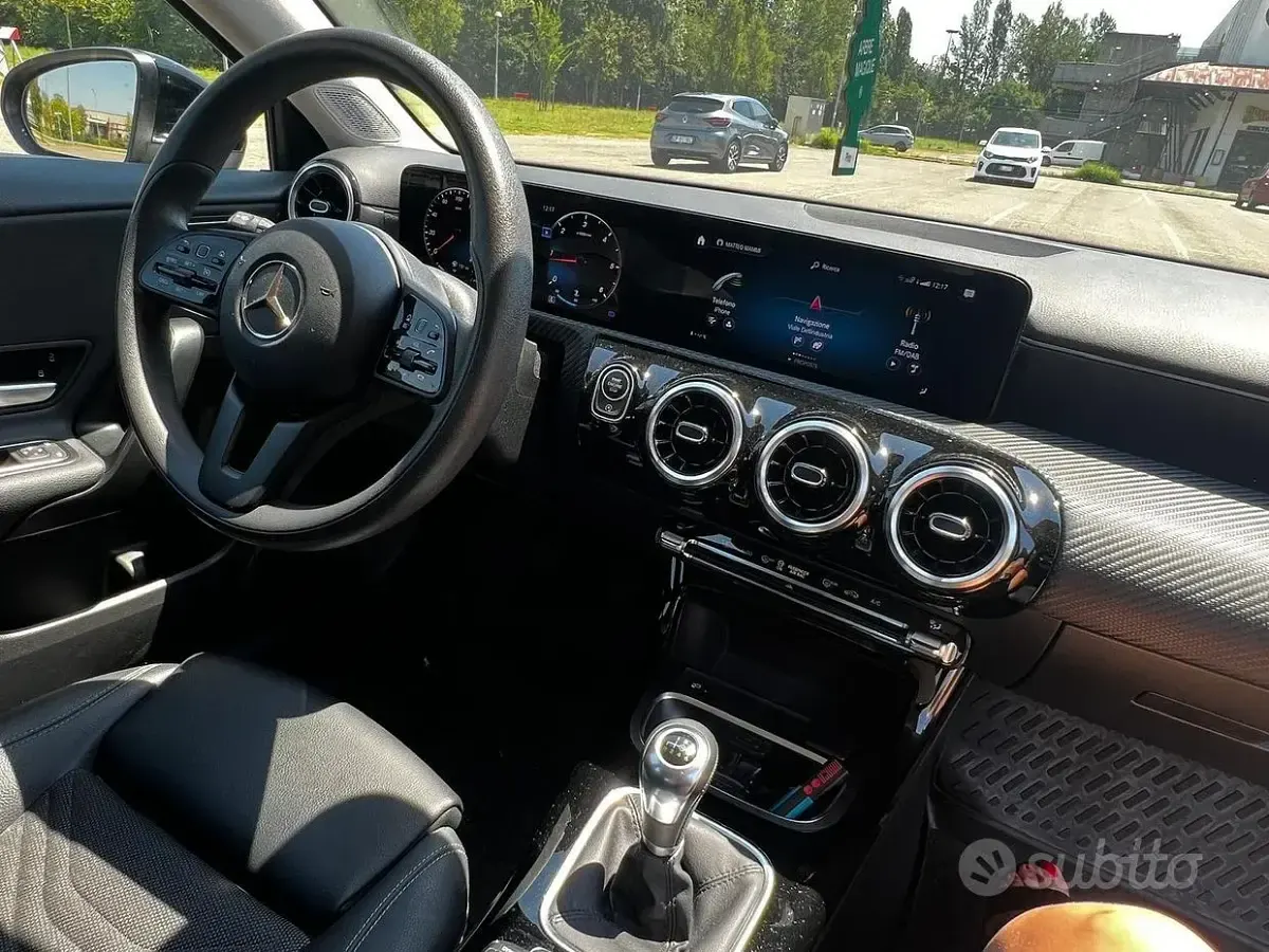 Usata Mercedes A180 Business 116 CV (85 kW) 2022 Nero Berlina
