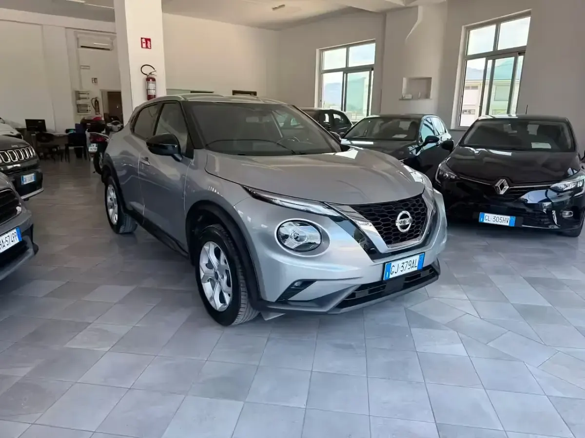 Usata Nissan Juke Tekna 114 CV (83 kW) 2022 Argento SUV