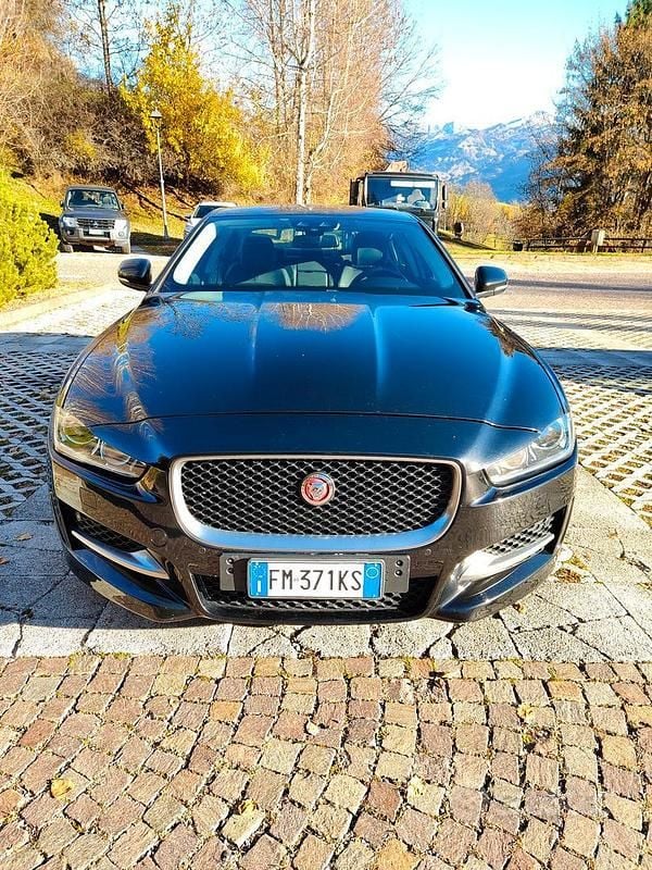 Nero Usata 2017 Jaguar XE R-Sport Tre volumi | 12.500 € (Super prezzo) - Immagine 1/4
