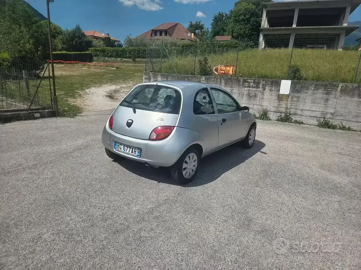 Usata Ford Ka 60 CV (44 kW) 1999 Grigio Utilitaria