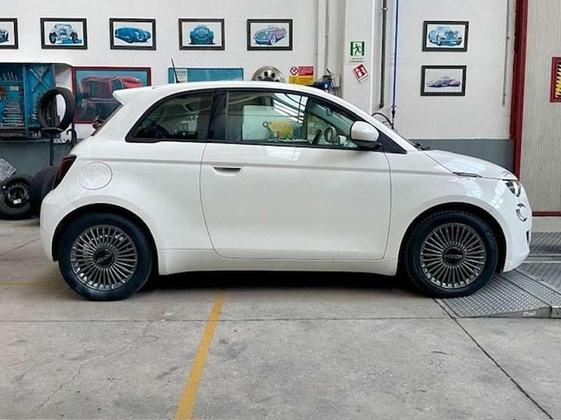Usata Fiat 500e Icon 86 kW (118 CV) 2021 Bianco Utilitaria