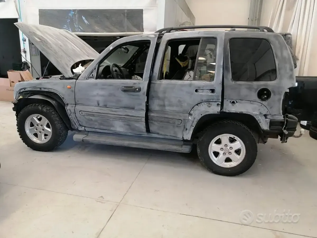 Usata Jeep Cherokee 143 CV (105 kW) 2003 Verde SUV
