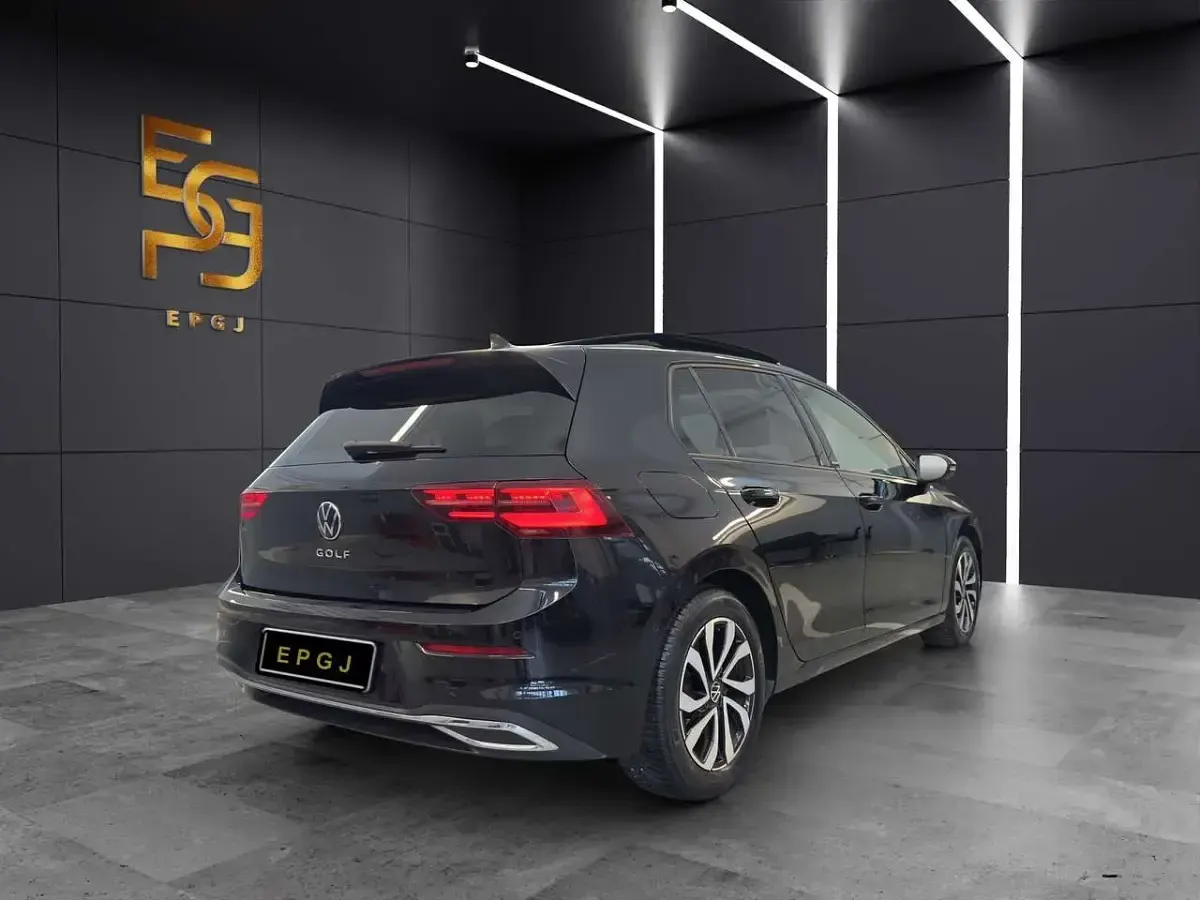 Usata VW Golf VIII Active 150 CV (110 kW) 2023 Other Berlina