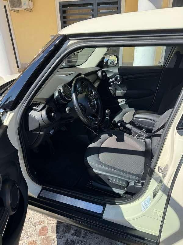 Usata Mini One D 95 CV (69 kW) 2016 Beige Utilitaria