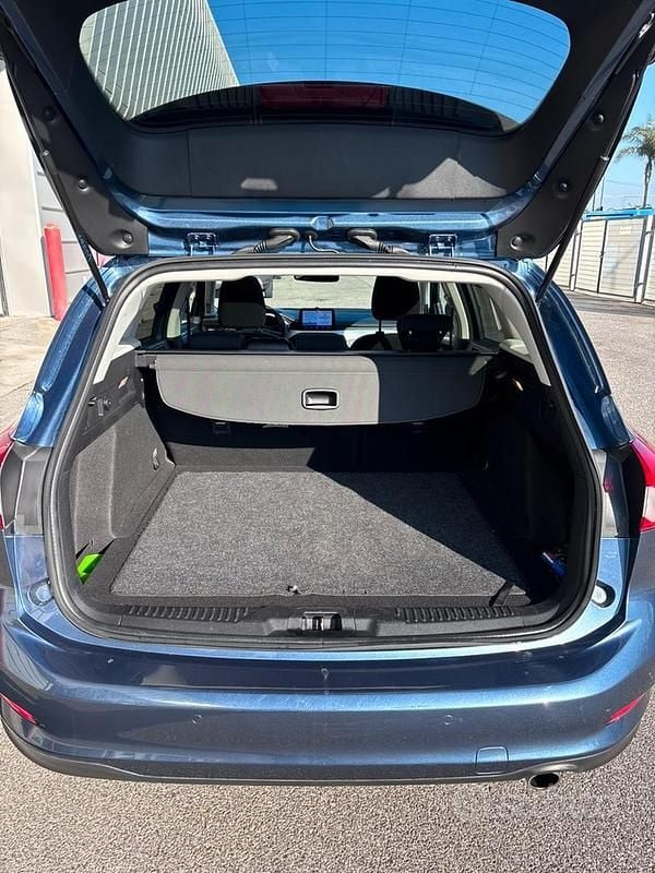 Usata Ford Focus 120 CV (88 kW) 2020 Blu Station wagon