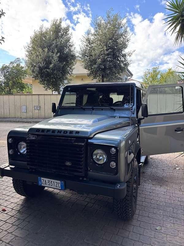 Usata Land Rover Defender SE 122 CV (89 kW) 2014 Station wagon