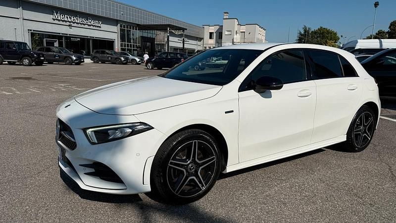 Usata Mercedes A250 Premium 160 CV (117 kW) 2020 Bianco Berlina