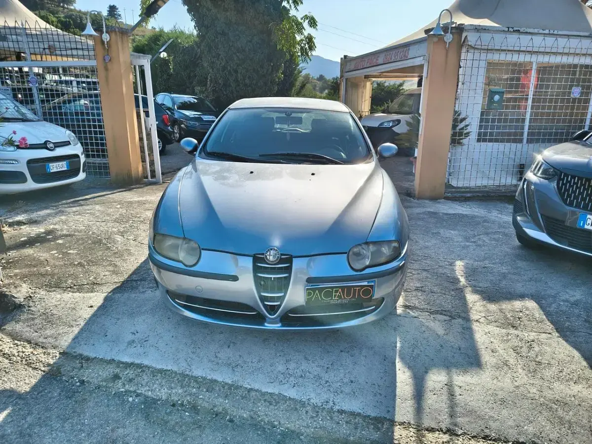 Usata Alfa Romeo 147 150 CV (110 kW) 2005 Blu Utilitaria