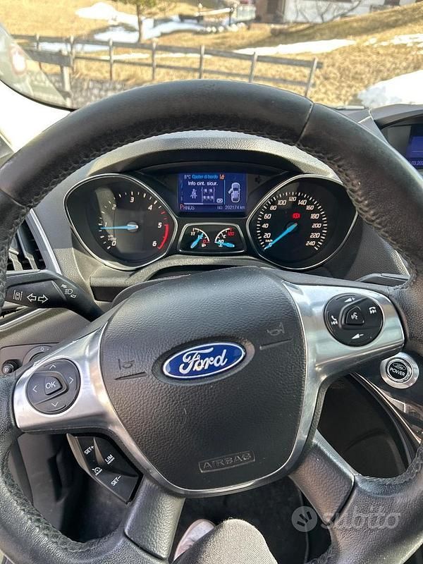 Usata Ford Kuga Titanium 163 CV (119 kW) 2012 Verde SUV