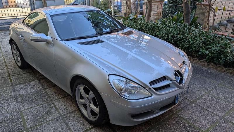 Usata Mercedes SLK200 163 CV (119 kW) 2005 Argento Cabrio