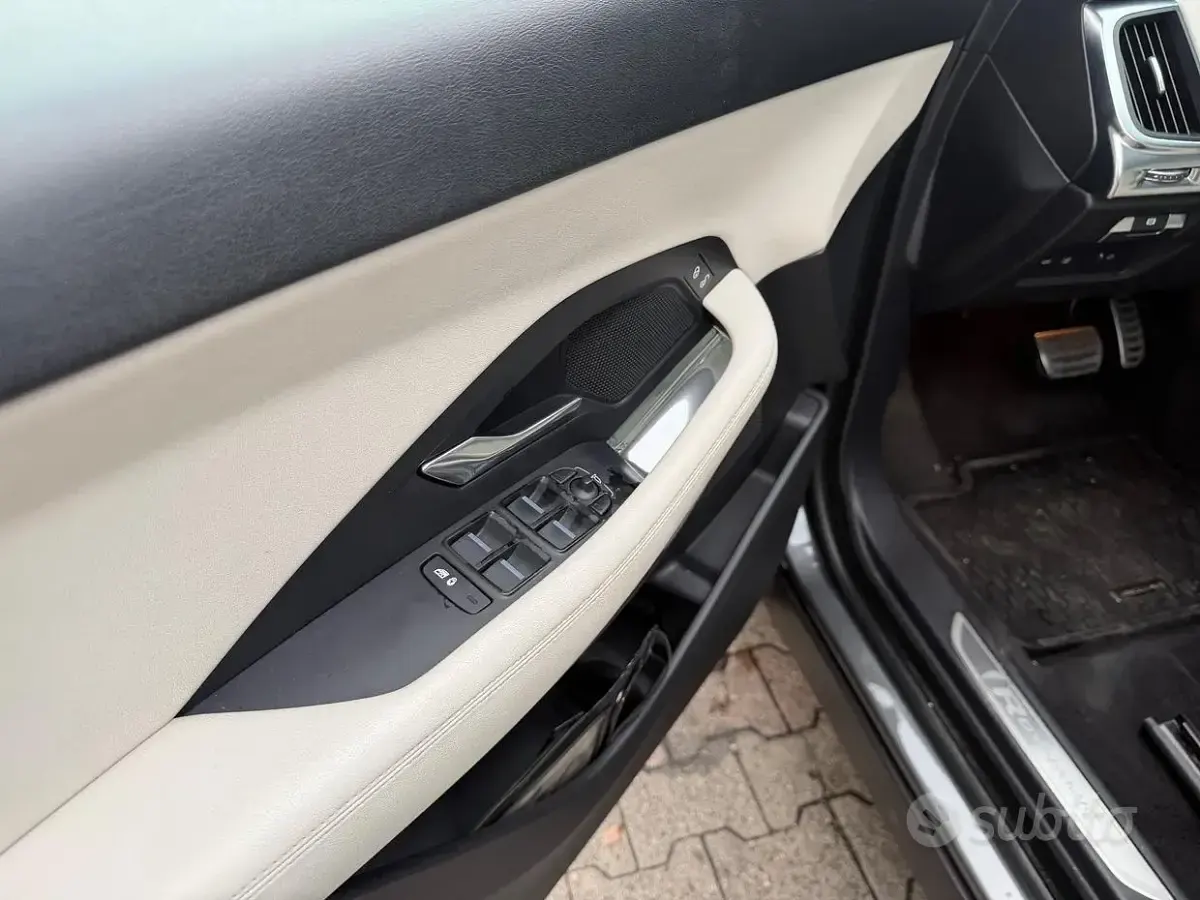 Usata Jaguar E-Pace R-Dynamic 150 CV (110 kW) 2020 Grigio SUV