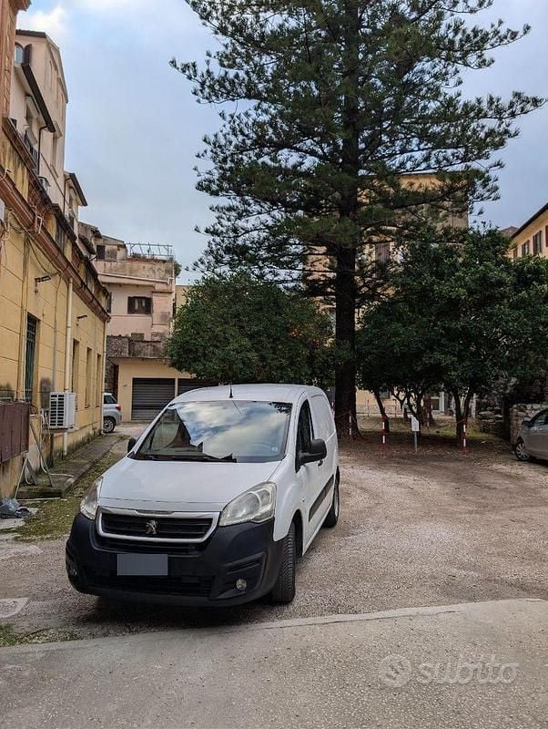 Usata Peugeot Partner 2016 Bianco Monovolume