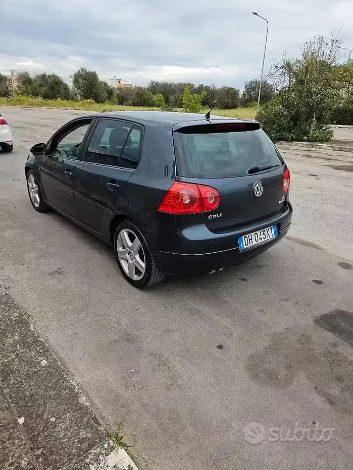 Usado VW Golf V 105 CV (77 kW) 2007 Berlina