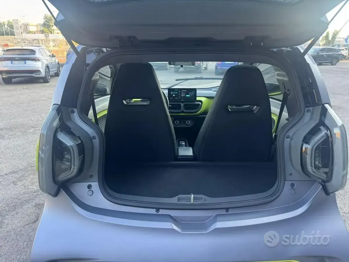 Usata XEV Yoyo 7 kW (10 CV) 2024 Grigio Utilitaria