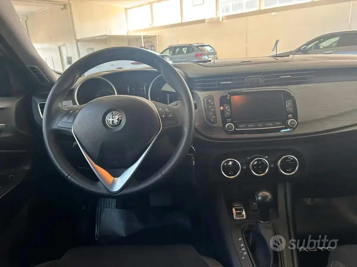 Usata Alfa Romeo Giulietta 120 CV (88 kW) 2019 Grigio Utilitaria