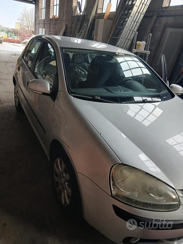 Usata VW Golf IV 105 CV (77 kW) 2004 Grigio Berlina