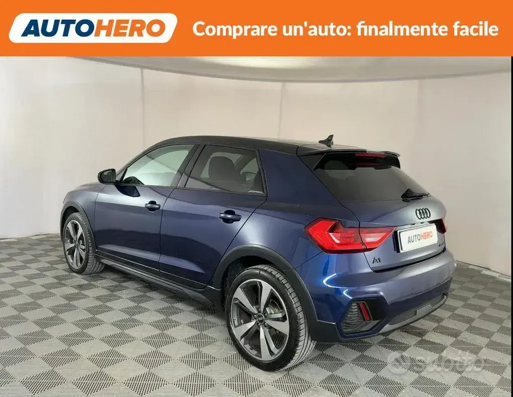 Käytetty Audi A1 Ambiente 110 HP (80 kW) 2023 Sininen Katumaasturi