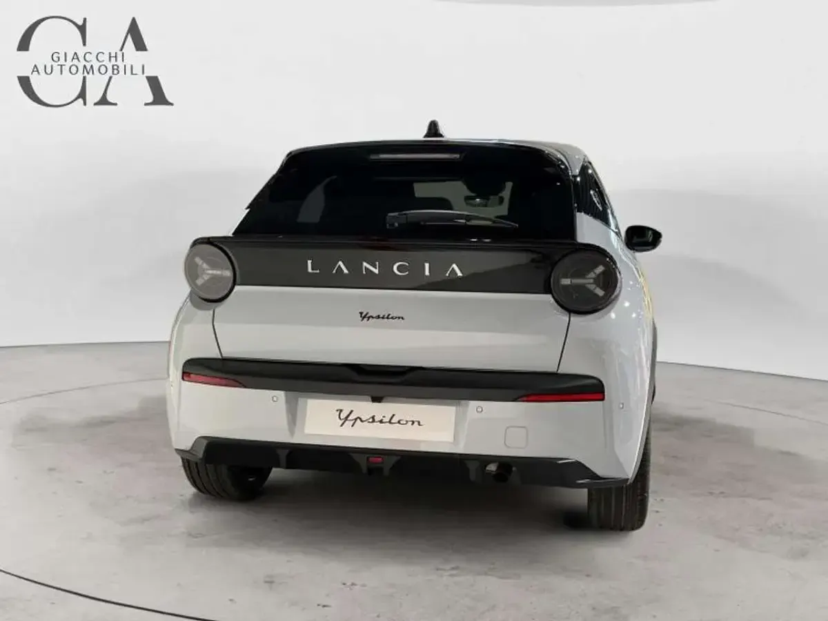 Nuova Lancia Ypsilon 110 CV (80 kW) 2025 Other Utilitaria