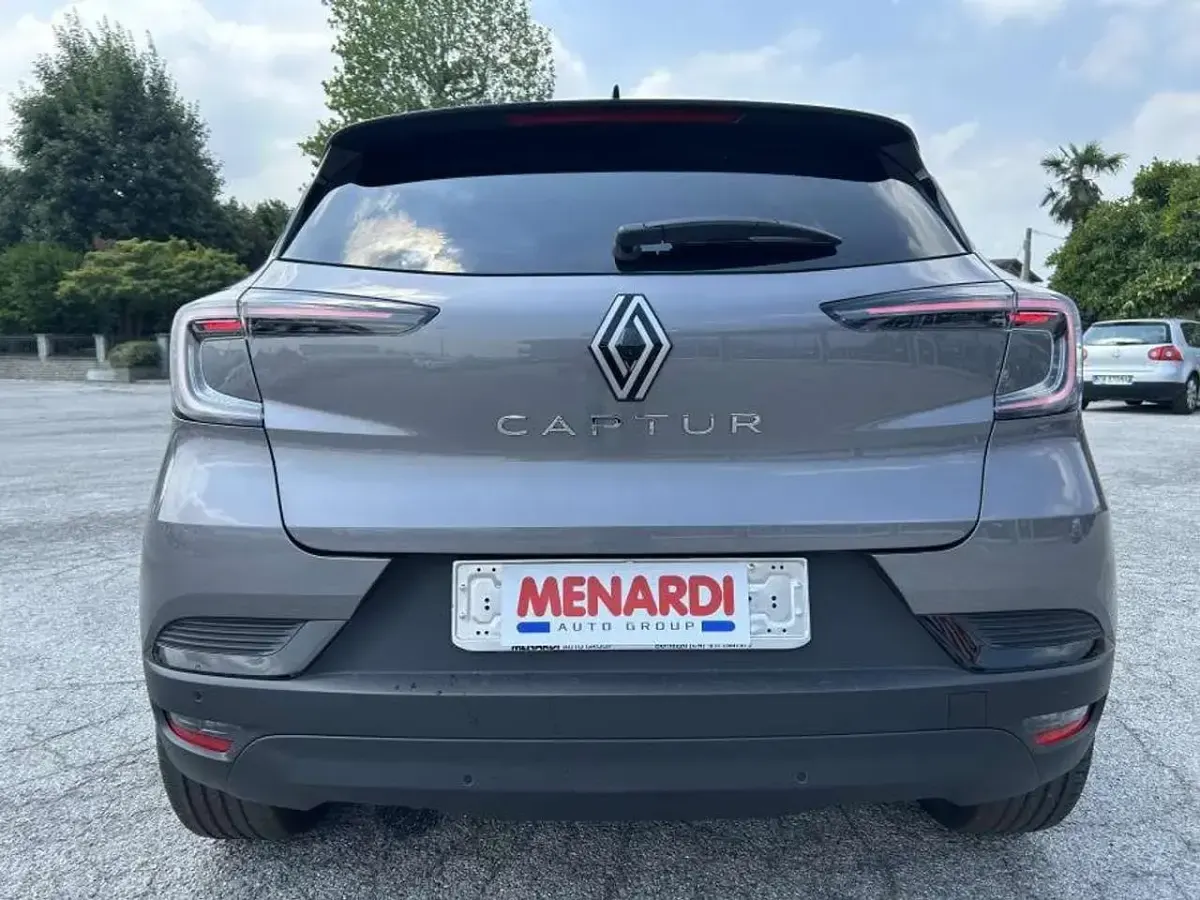 Nuova Renault Captur Techno 122 CV (89 kW) 2026 Grigio SUV