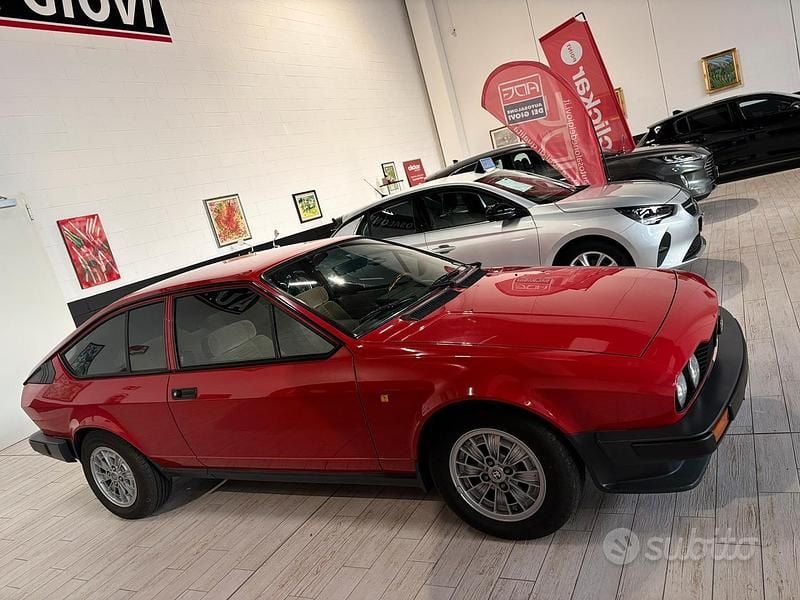 Usata Alfa Romeo Alfetta 130 CV (95 kW) 1981 Rosso Coupé