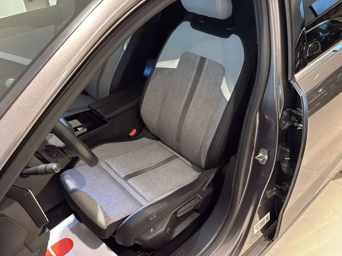 Usata Opel Astra Elegance 150 CV (110 kW) 2023 Grigio Utilitaria