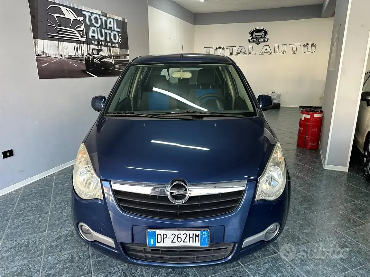 Usata Opel Agila Enjoy 65 CV (47 kW) 2008 Blu Utilitaria