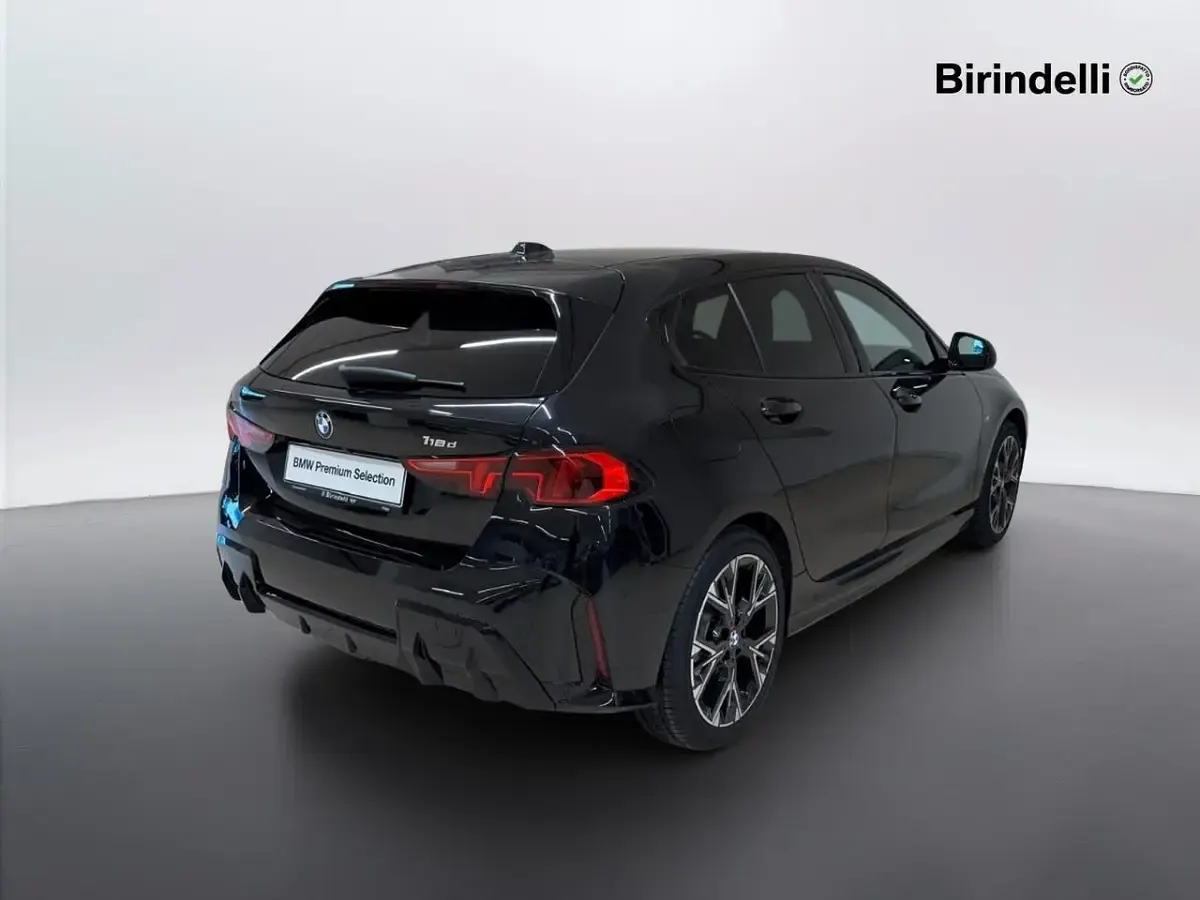 Usata BMW 118 M Sport 149 CV (109 kW) 2025 Black sapphire metallizzato Utilitaria