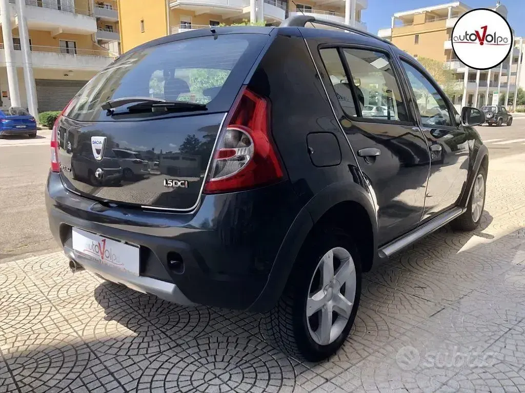 Usata Dacia Sandero Stepway 88 CV (64 kW) 2011 Grigio Berlina