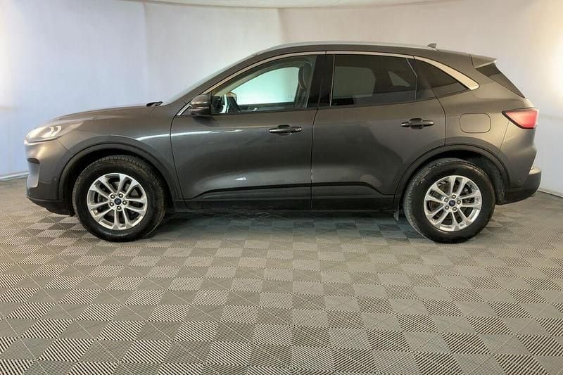 Usado Ford Kuga Titanium 150 CV (110 kW) 2022 Gris SUV