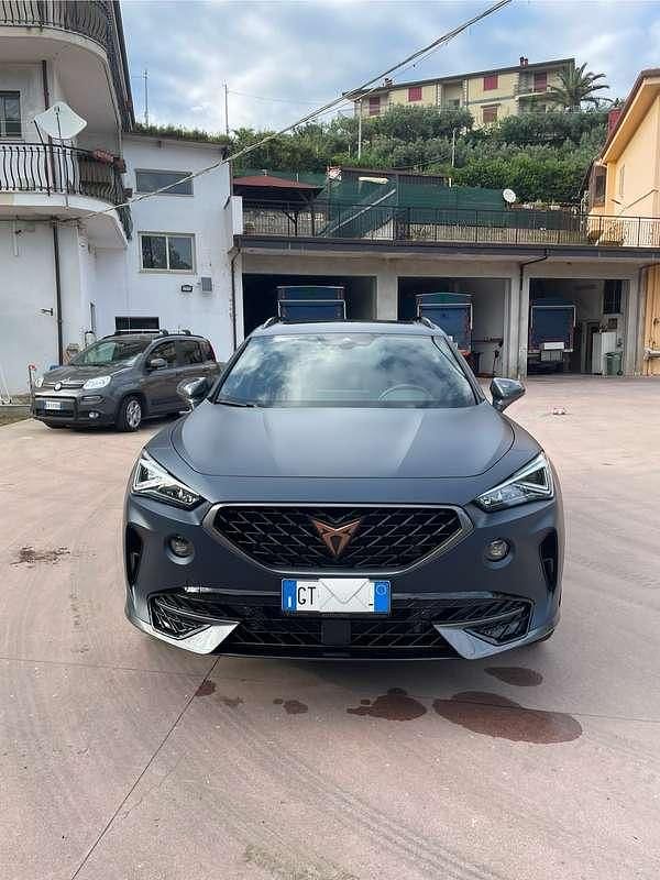 Blu/azzurro Usata 2024 Cupra Formentor SUV | 28.800 € (Buon prezzo) - Immagine 1/4