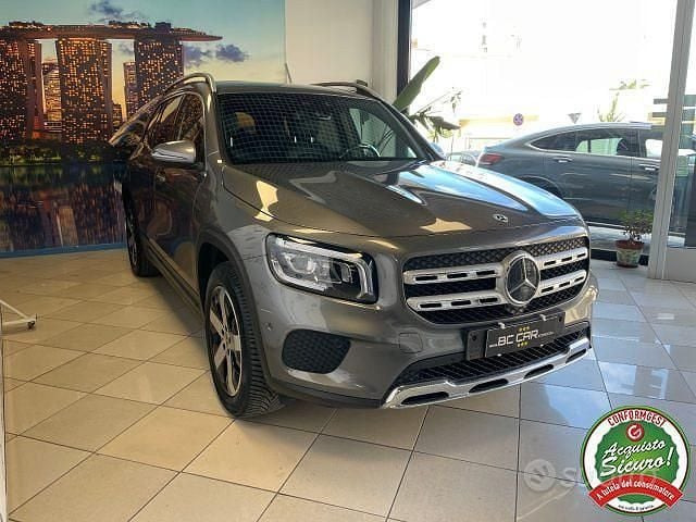 Usata Mercedes GLB180 Business 116 CV (85 kW) 2021 Grigio SUV