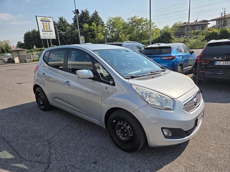 Usata Kia Venga 116 CV (85 kW) 2011 Argento Utilitaria