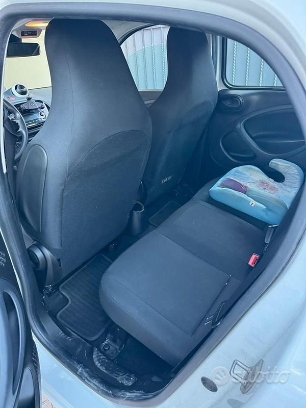 Begagnad Smart ForFour Passion 90 HK (66 kW) 2018 Vit Halvkombi