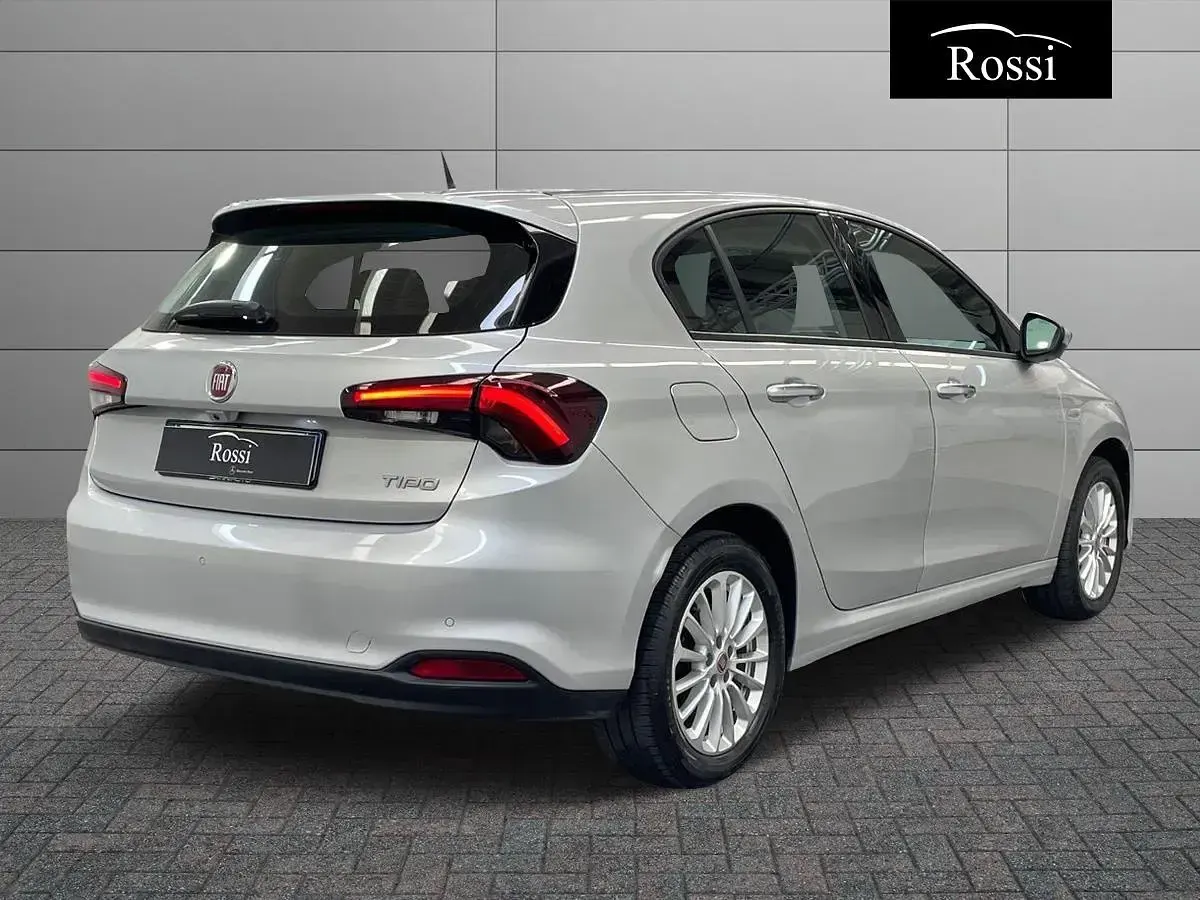 Usata Fiat Tipo Life 101 CV (74 kW) 2021 Argento metallizzato Berlina