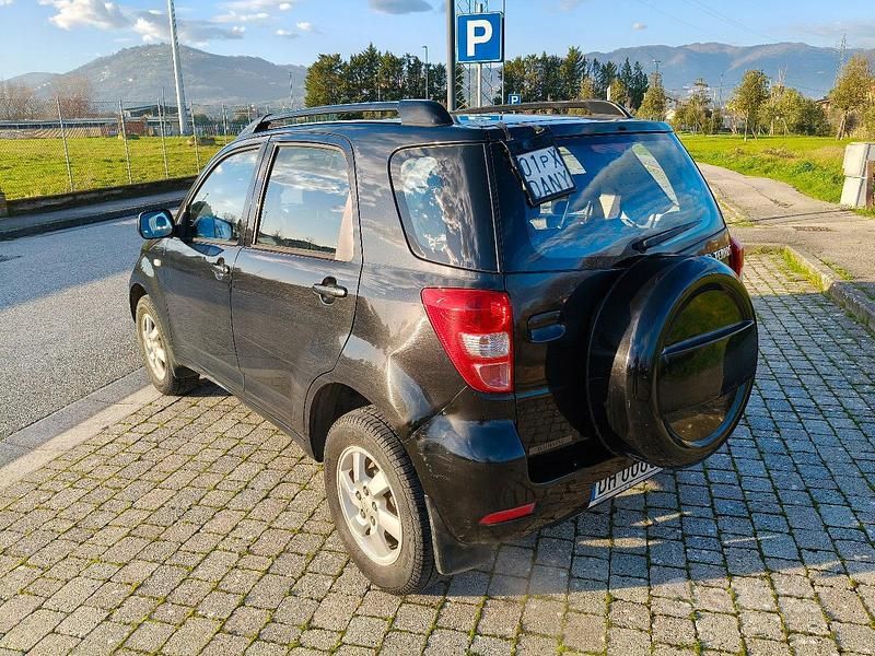 Usata Daihatsu Terios 105 CV (77 kW) 2007 Nero SUV