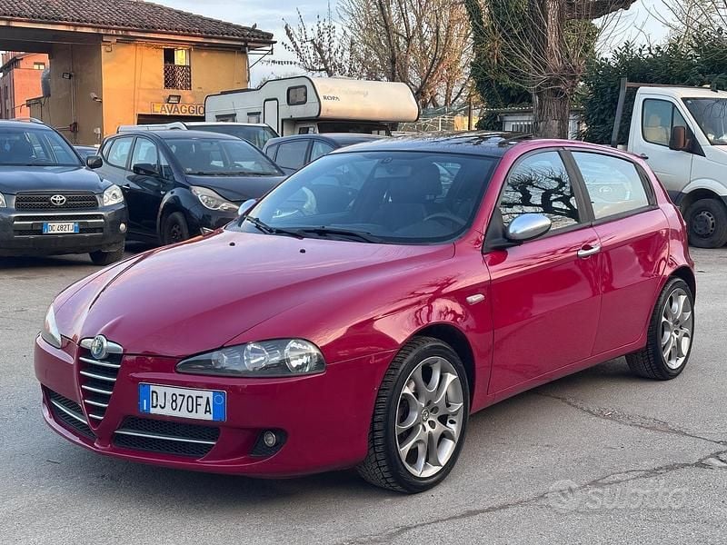 Usata Alfa Romeo 147 Exclusive 120 CV (88 kW) 2007 Rosso Utilitaria