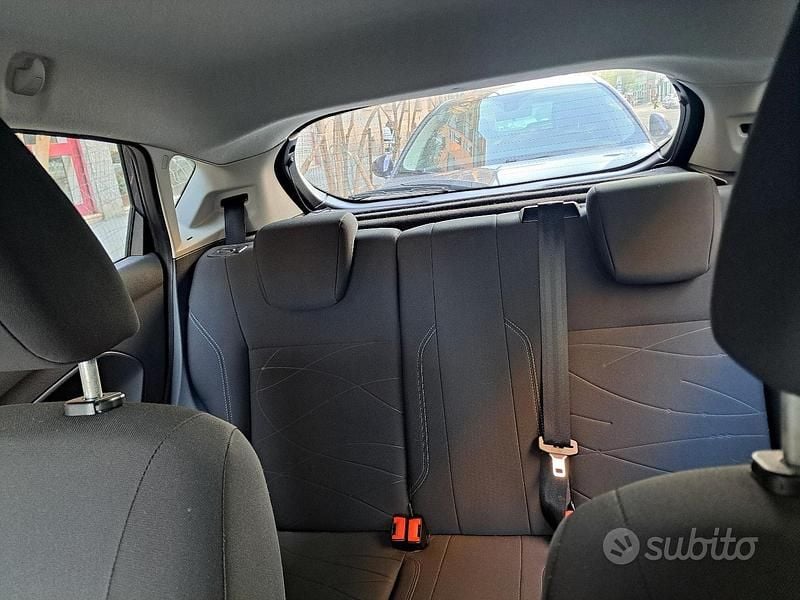 Usata Ford Fiesta 101 CV (74 kW) 2013 Blu/azzurro Utilitaria