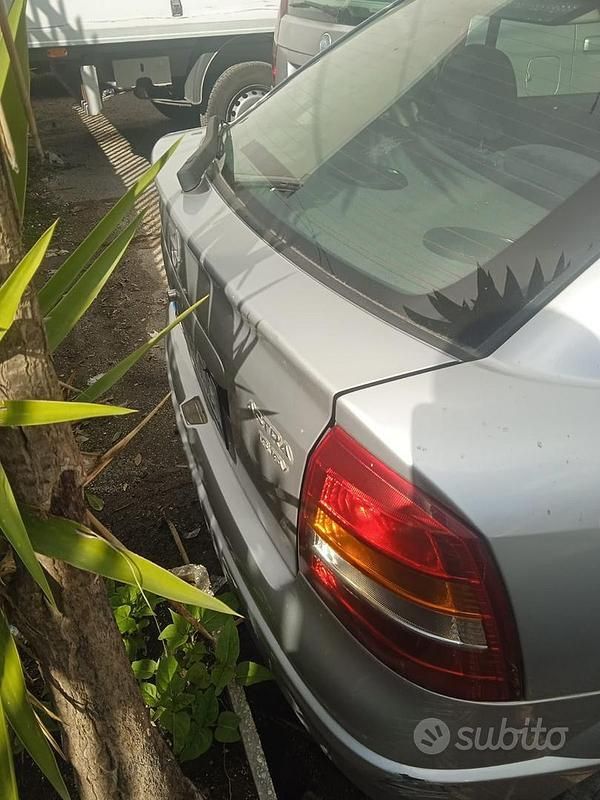 Usata Opel Astra 90 CV (66 kW) 2000 Grigio Berlina